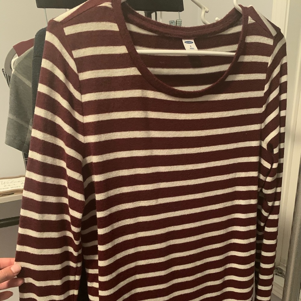 Old navy crew neck sweaters